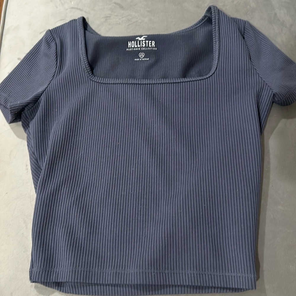 Hollister dark blue ribbed baby tee, size x small women